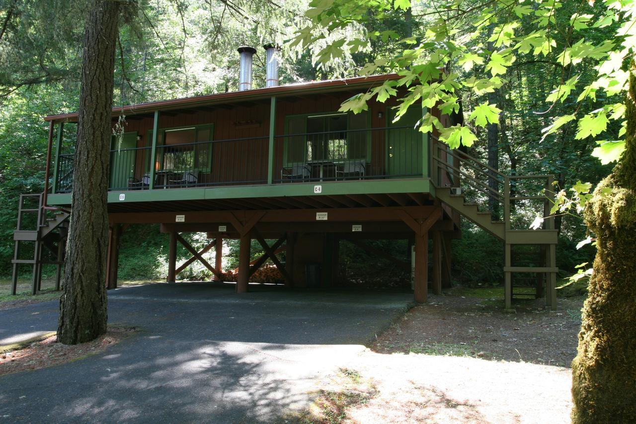 Morrisons Rogue River Lodge Merlin Exterior photo