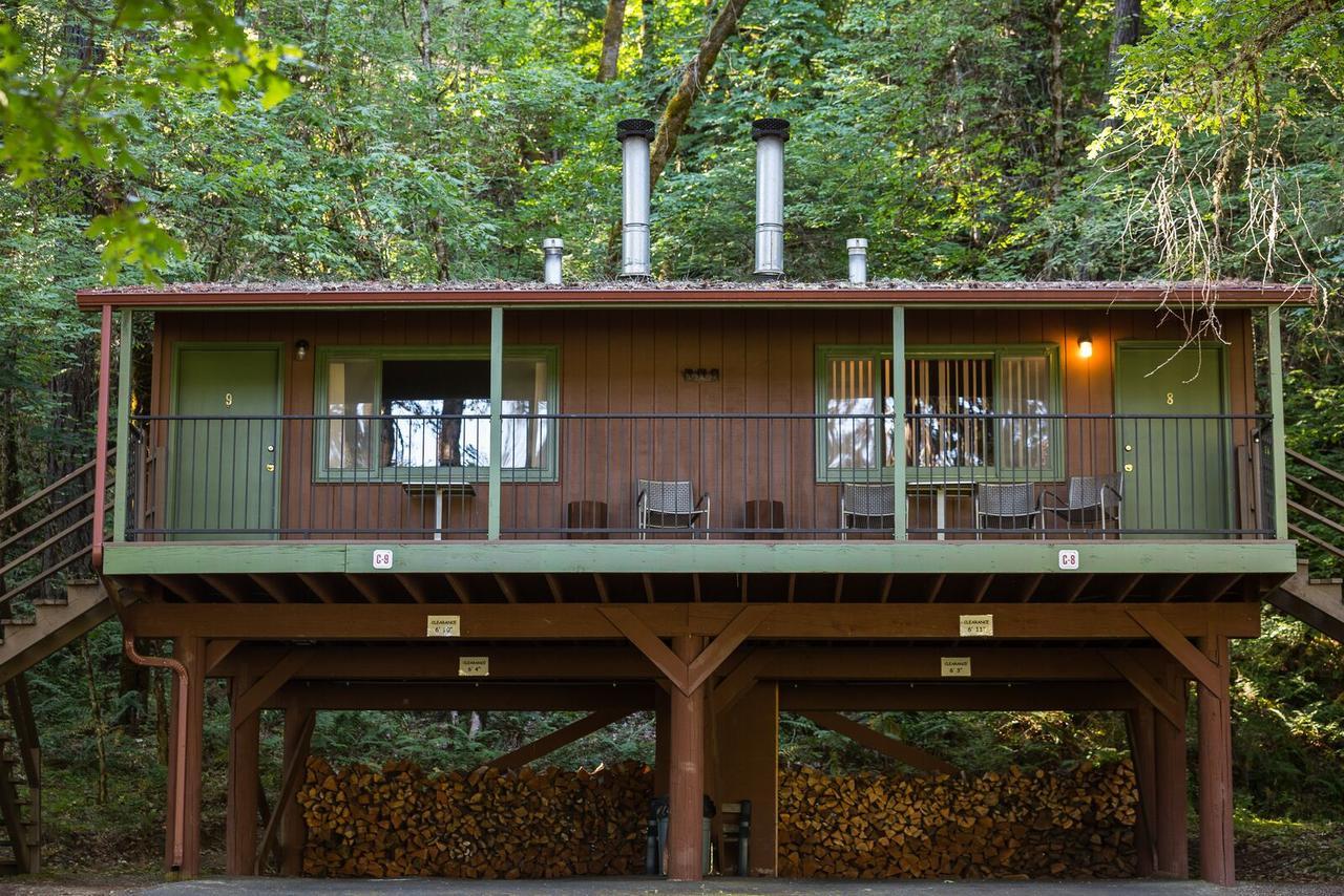 Morrisons Rogue River Lodge Merlin Exterior photo