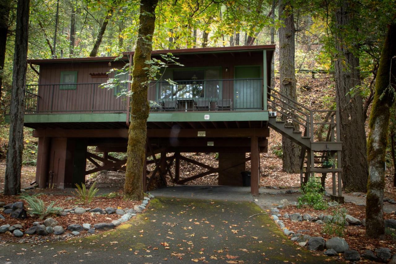 Morrisons Rogue River Lodge Merlin Exterior photo