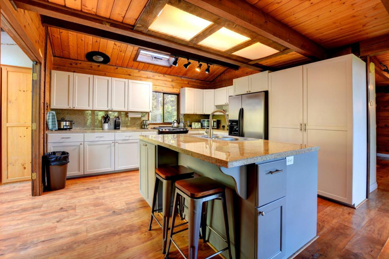 Morrisons Rogue River Lodge Merlin Exterior photo