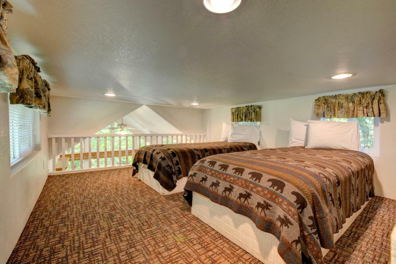 Morrisons Rogue River Lodge Merlin Exterior photo