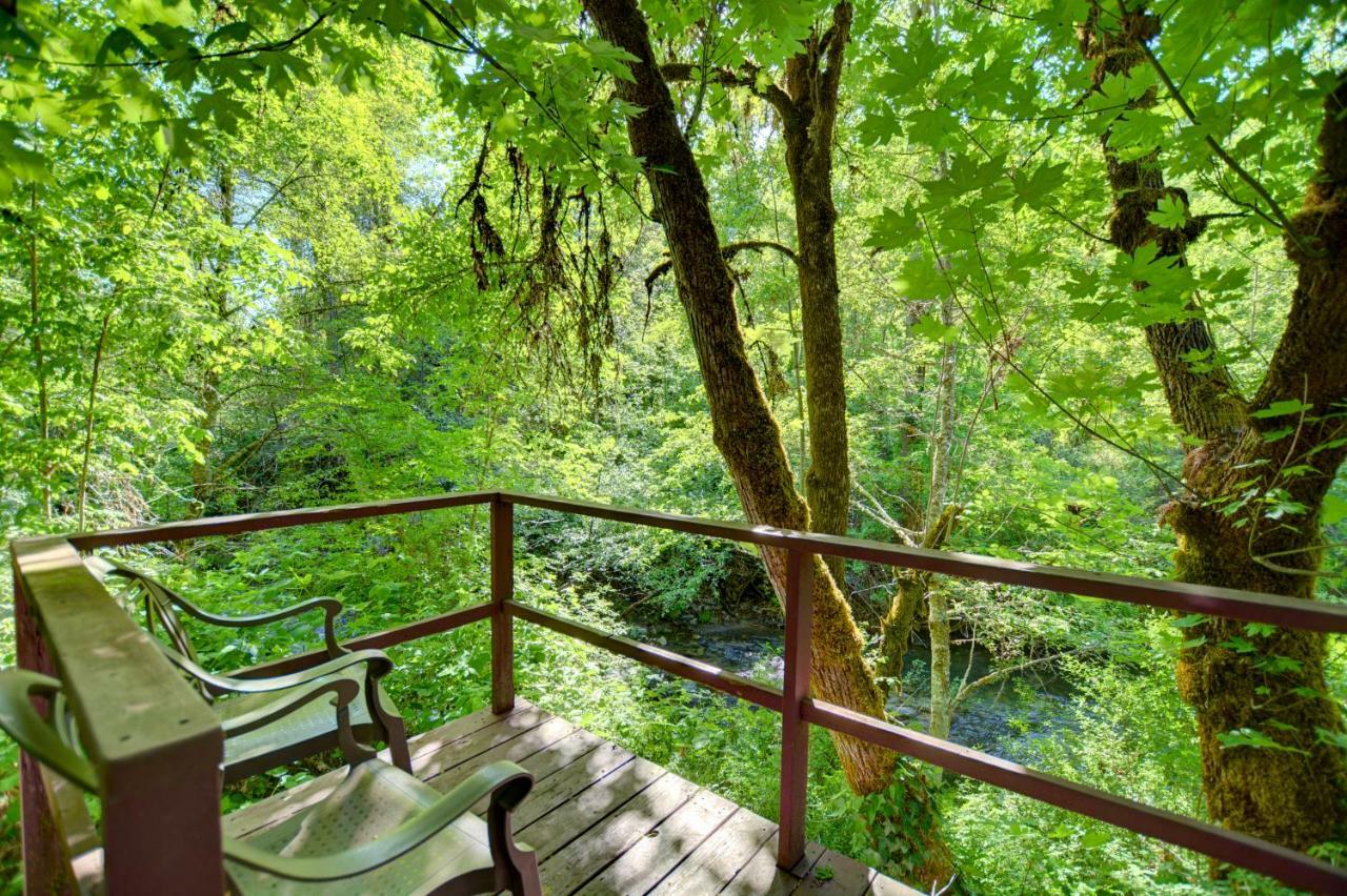 Morrisons Rogue River Lodge Merlin Exterior photo